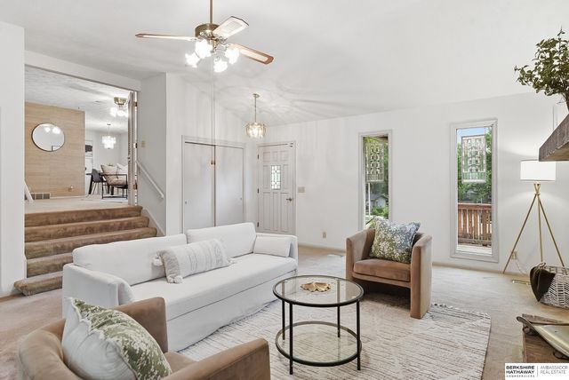 9929 P Circle, Omaha, NE 68127