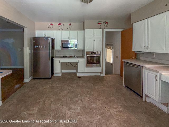 2608 Clifton Avenue, Lansing, MI 48910
