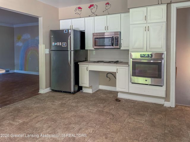 2608 Clifton Avenue, Lansing, MI 48910