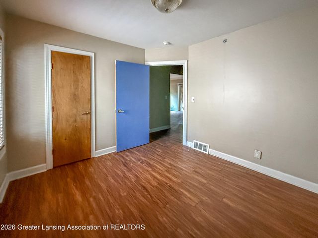 2608 Clifton Avenue, Lansing, MI 48910