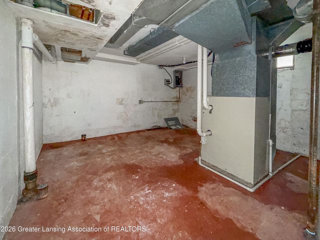 2608 Clifton Avenue, Lansing, MI 48910