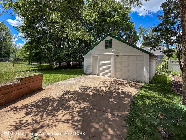 2608 Clifton Avenue, Lansing, MI 48910
