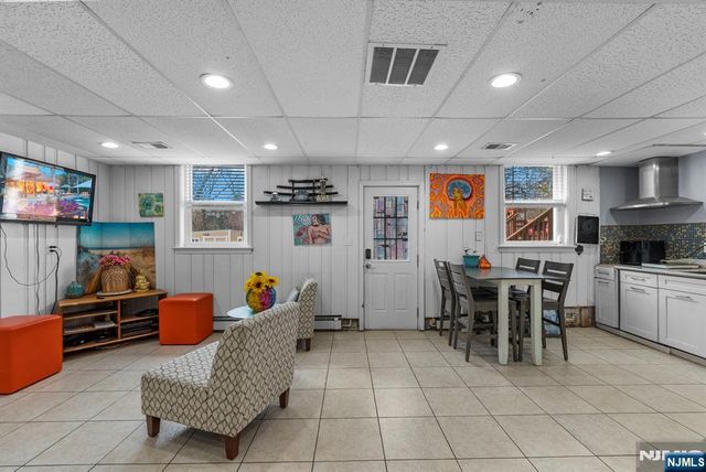 47 Browertown Road, Little Falls, NJ 07424