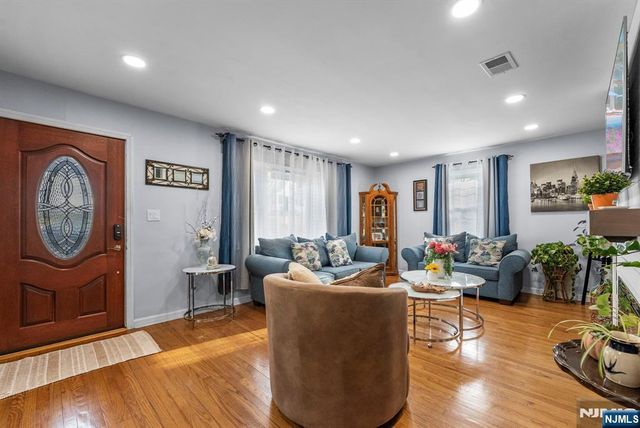 47 Browertown Road, Little Falls, NJ 07424