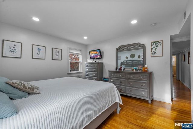 47 Browertown Road, Little Falls, NJ 07424