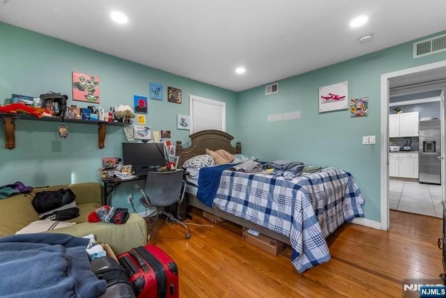 47 Browertown Road, Little Falls, NJ 07424