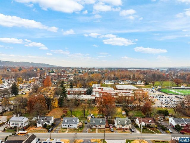 47 Browertown Road, Little Falls, NJ 07424