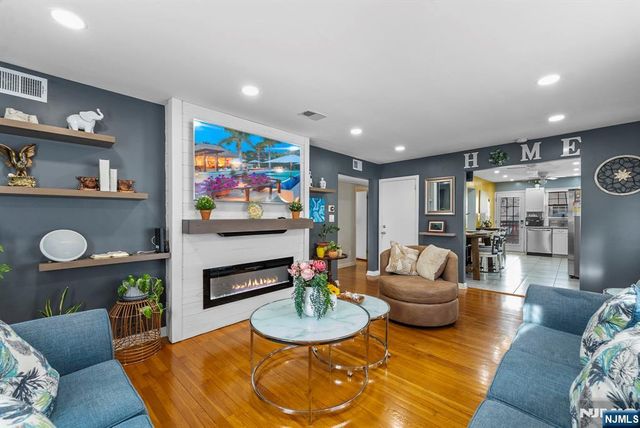 47 Browertown Road, Little Falls, NJ 07424