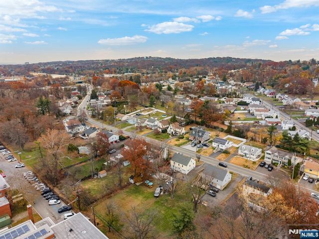 47 Browertown Road, Little Falls, NJ 07424