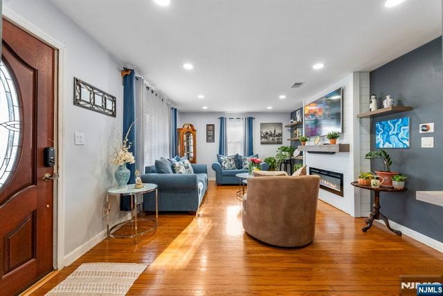 47 Browertown Road, Little Falls, NJ 07424