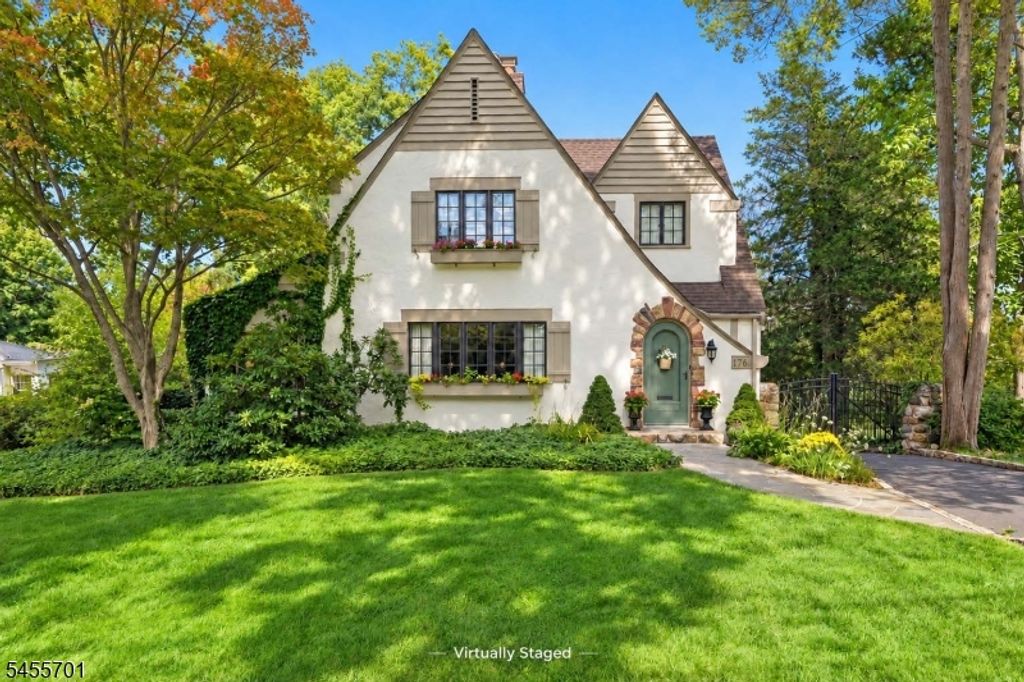 176 Canoe Brook Pkwy, Summit City, NJ 07901 — exterior