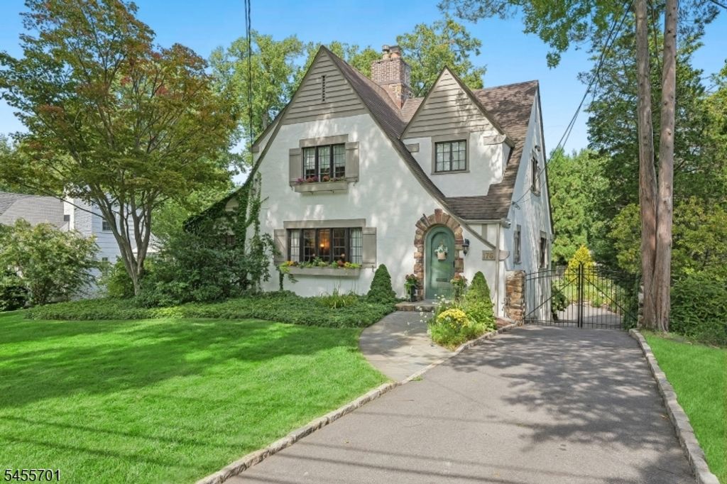 176 Canoe Brook Pkwy, Summit City, NJ 07901 — photo 2