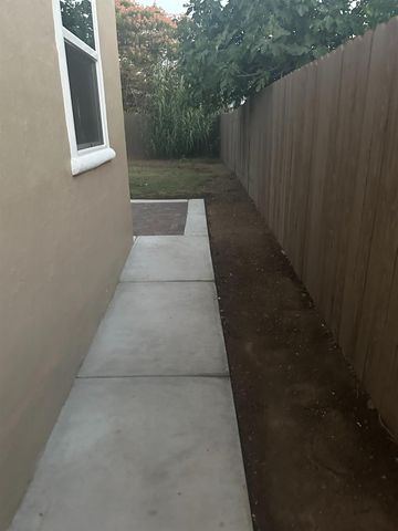 1500 London St, Sacramento, CA 95822