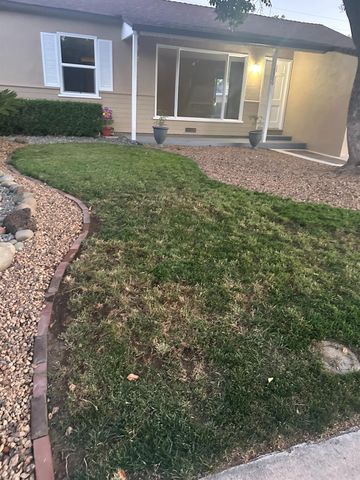 1500 London St, Sacramento, CA 95822