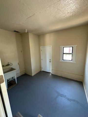 1500 London St, Sacramento, CA 95822