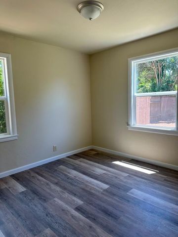 1500 London St, Sacramento, CA 95822