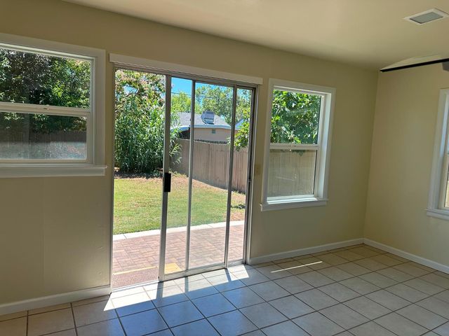 1500 London St, Sacramento, CA 95822