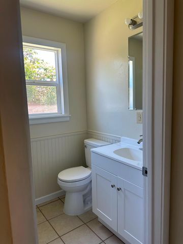1500 London St, Sacramento, CA 95822