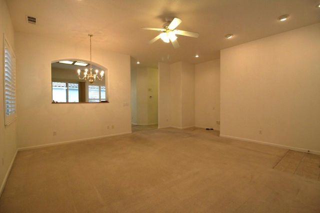 130 Little Johns Creek Dr, Oakdale, CA 95361