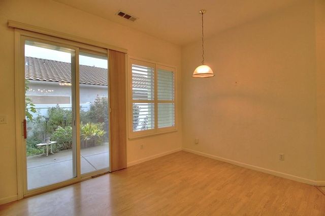 130 Little Johns Creek Dr, Oakdale, CA 95361