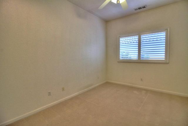 130 Little Johns Creek Dr, Oakdale, CA 95361