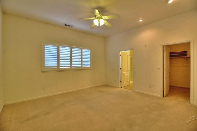 130 Little Johns Creek Dr, Oakdale, CA 95361