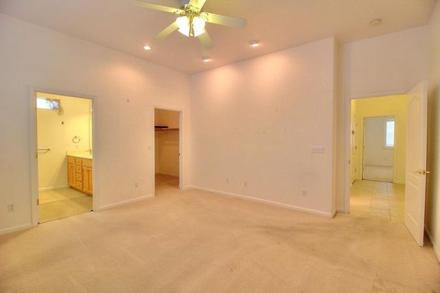 130 Little Johns Creek Dr, Oakdale, CA 95361