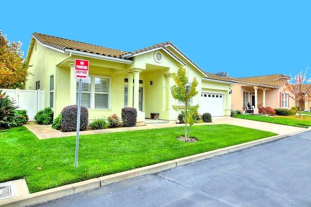 130 Little Johns Creek Dr, Oakdale, CA 95361