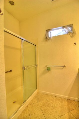 130 Little Johns Creek Dr, Oakdale, CA 95361