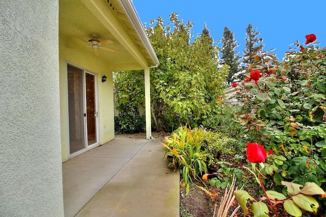 130 Little Johns Creek Dr, Oakdale, CA 95361