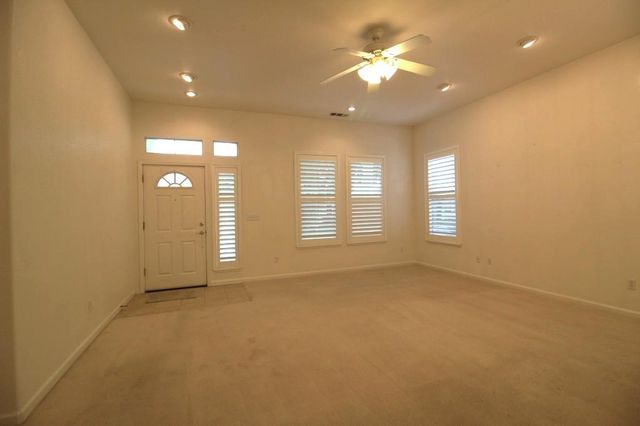 130 Little Johns Creek Dr, Oakdale, CA 95361