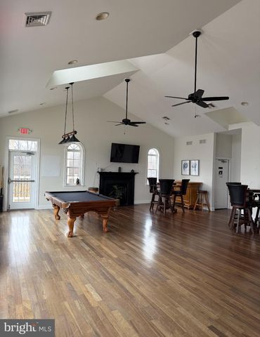 216 N HERON CIR, New Castle, DE 19720