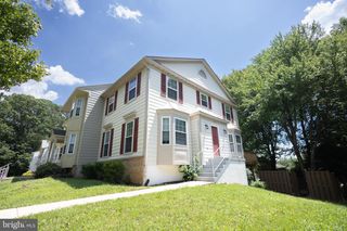 4971 LAMBSGATE LN, Woodbridge, VA 22193