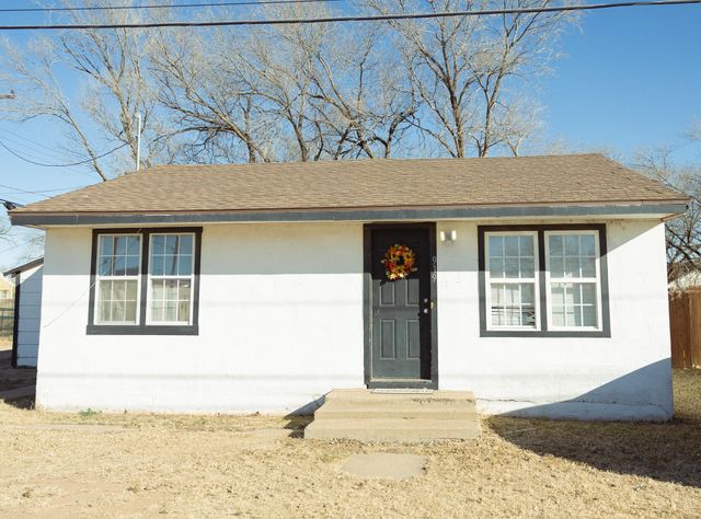 921 W 11th Street, Littlefield, TX 79339
