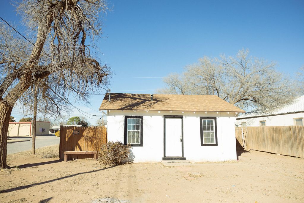 921 W 11th Street, Littlefield, TX 79339