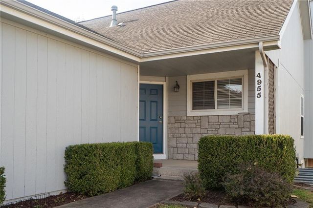 4955 Stoneback Drive, Lawrence, KS 66047