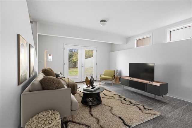 4955 Stoneback Drive, Lawrence, KS 66047