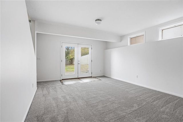 4955 Stoneback Drive, Lawrence, KS 66047