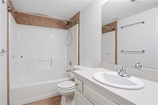 4955 Stoneback Drive, Lawrence, KS 66047