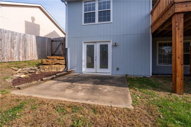 4955 Stoneback Drive, Lawrence, KS 66047