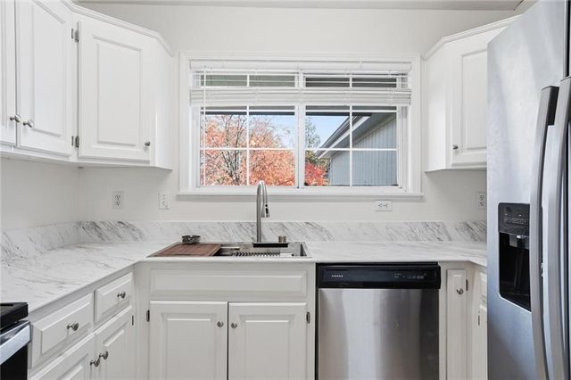 4955 Stoneback Drive, Lawrence, KS 66047