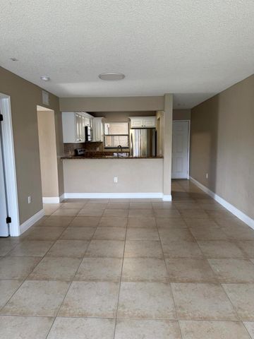 1540 Lake Crystal Drive G, West Palm Beach, FL 33411