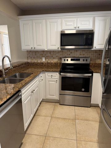 1540 Lake Crystal Drive G, West Palm Beach, FL 33411