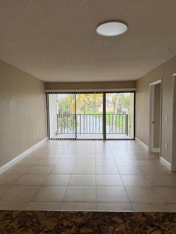 1540 Lake Crystal Drive G, West Palm Beach, FL 33411