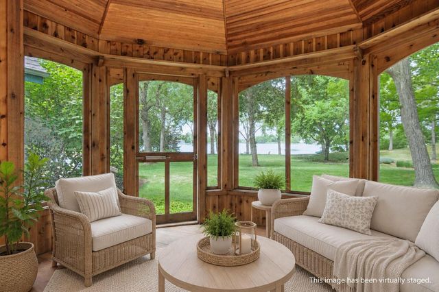 1031 N Genesee Woods DRIVE, Summit, WI 53066