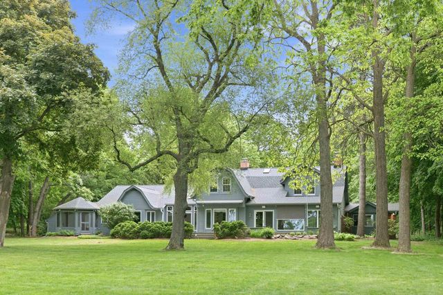 1031 N Genesee Woods DRIVE, Summit, WI 53066
