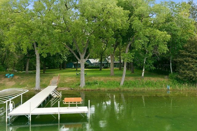 1031 N Genesee Woods DRIVE, Summit, WI 53066