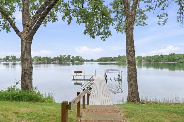1031 N Genesee Woods DRIVE, Summit, WI 53066