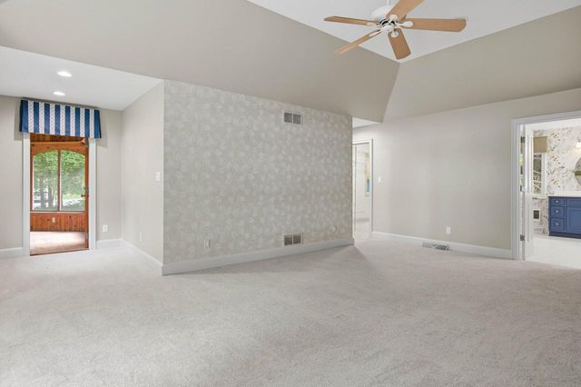 1031 N Genesee Woods DRIVE, Summit, WI 53066