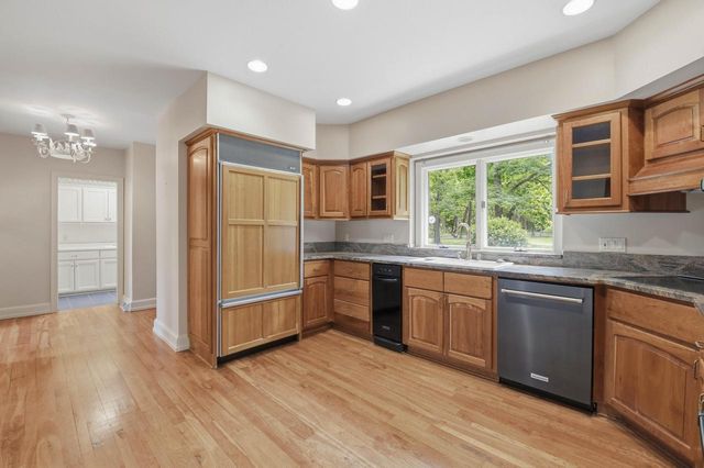 1031 N Genesee Woods DRIVE, Summit, WI 53066